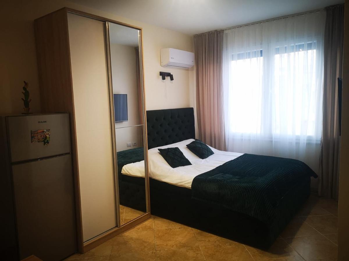 Riviera Deluxe Apartments Vlore Luaran gambar