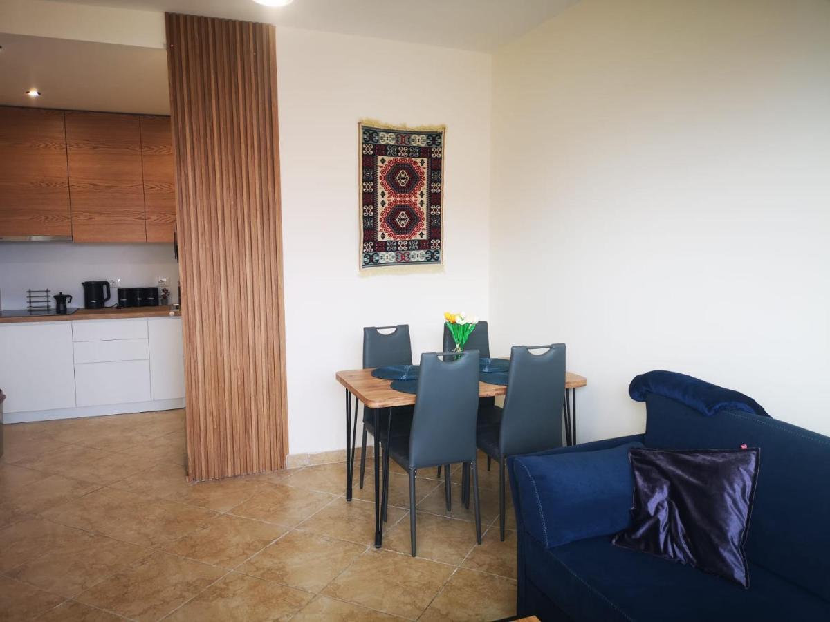 Riviera Deluxe Apartments Vlore Luaran gambar