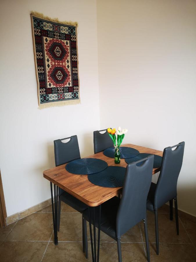 Riviera Deluxe Apartments Vlore Luaran gambar