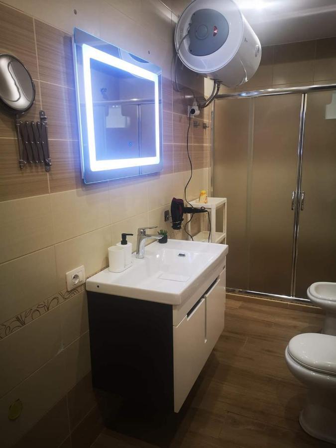 Riviera Deluxe Apartments Vlore Luaran gambar